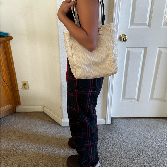 Christian Dior Trotter Canvas Tote Bag in white and gold - Picture 14 of 14